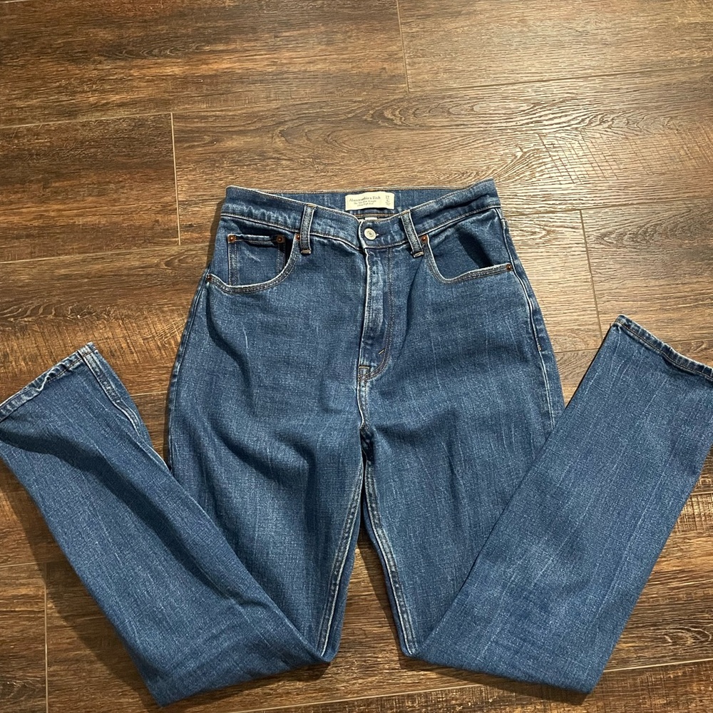 Abercrombie  90s slim Straight Jeans